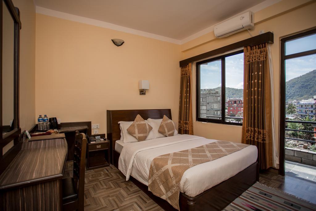 Hotel Peninsula Похара Екстериор снимка