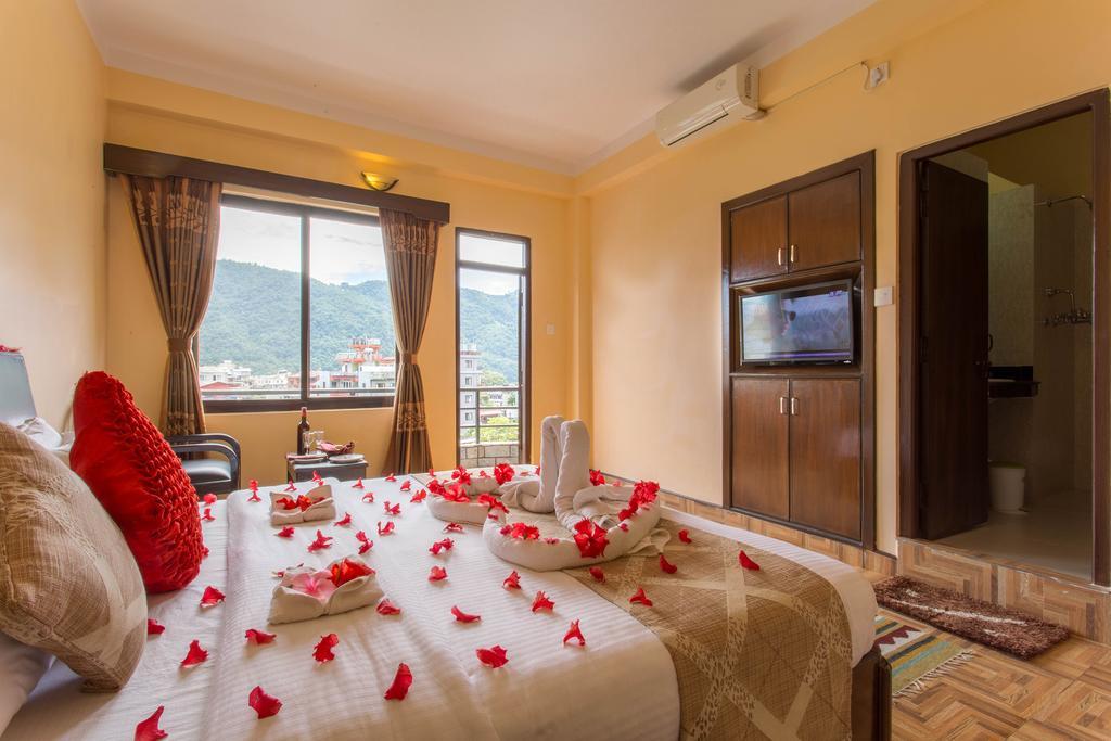 Hotel Peninsula Похара Екстериор снимка