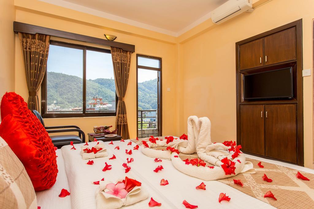 Hotel Peninsula Похара Екстериор снимка