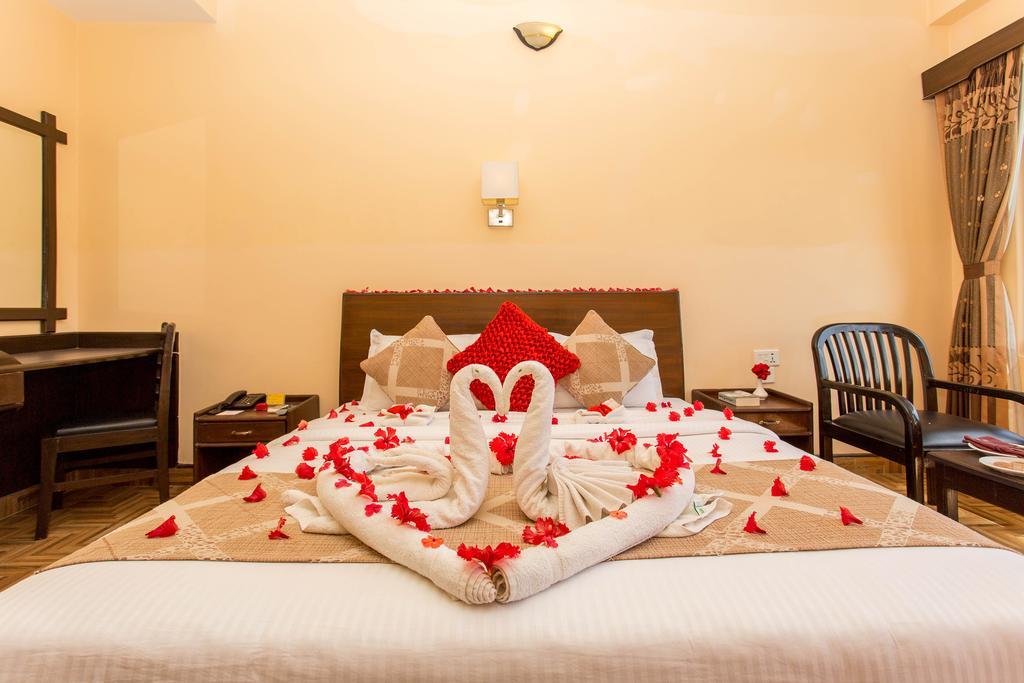 Hotel Peninsula Похара Екстериор снимка