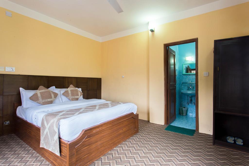 Hotel Peninsula Похара Екстериор снимка