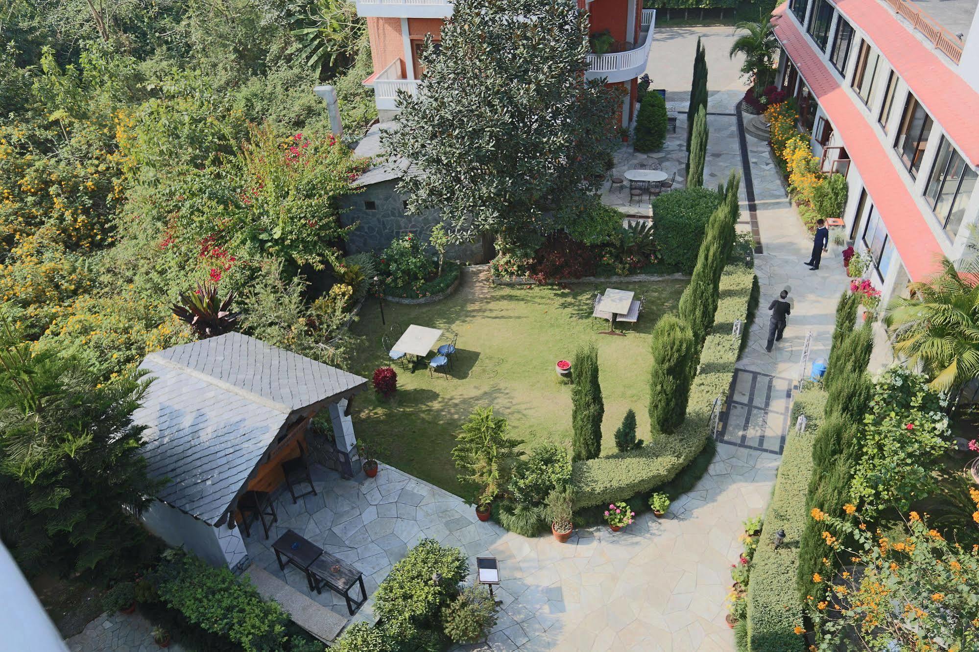 Hotel Peninsula Похара Екстериор снимка