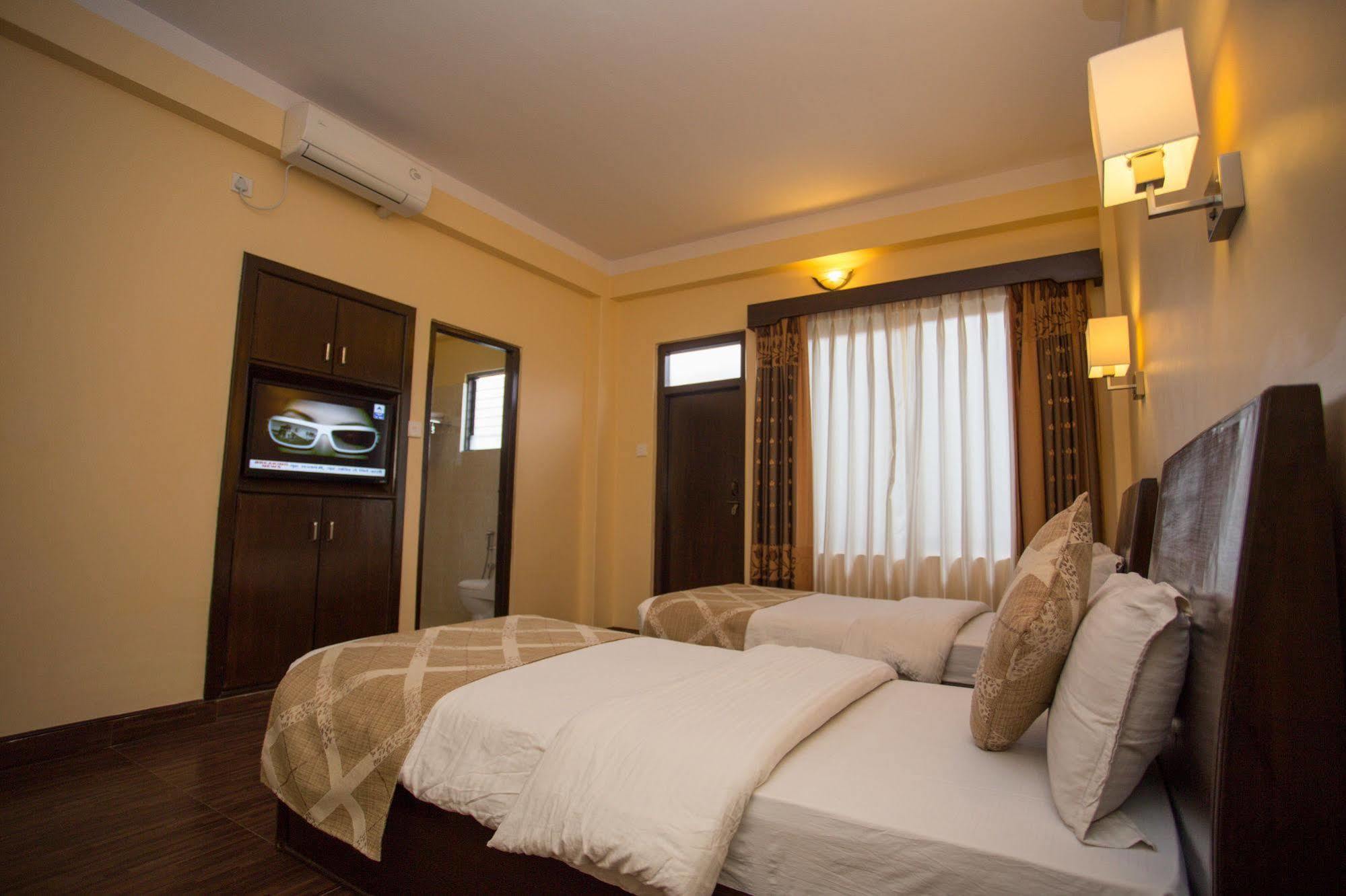 Hotel Peninsula Похара Екстериор снимка